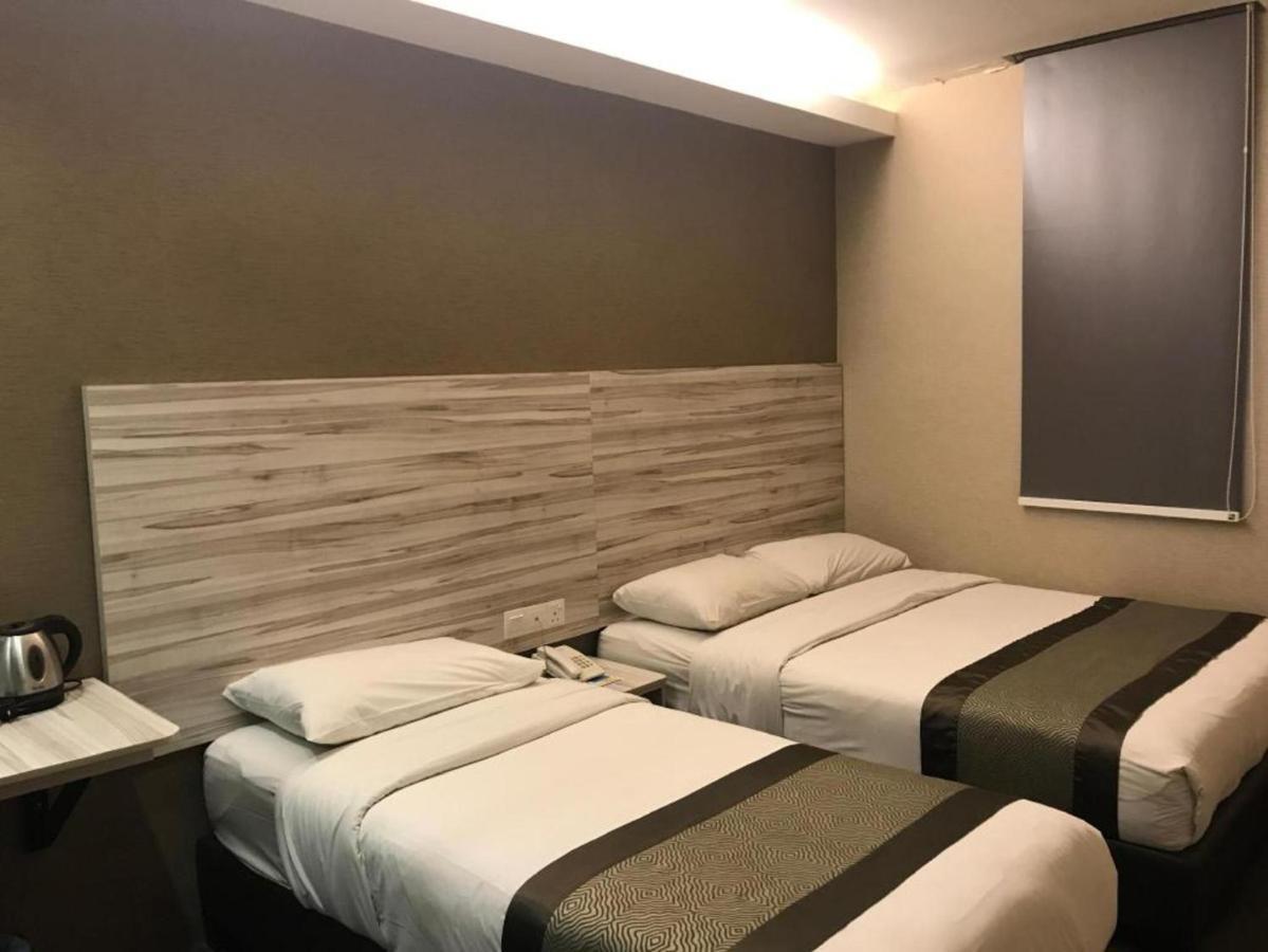 Hotel Austin Paradise - Taman Pulai Utama Скудай Екстериор снимка