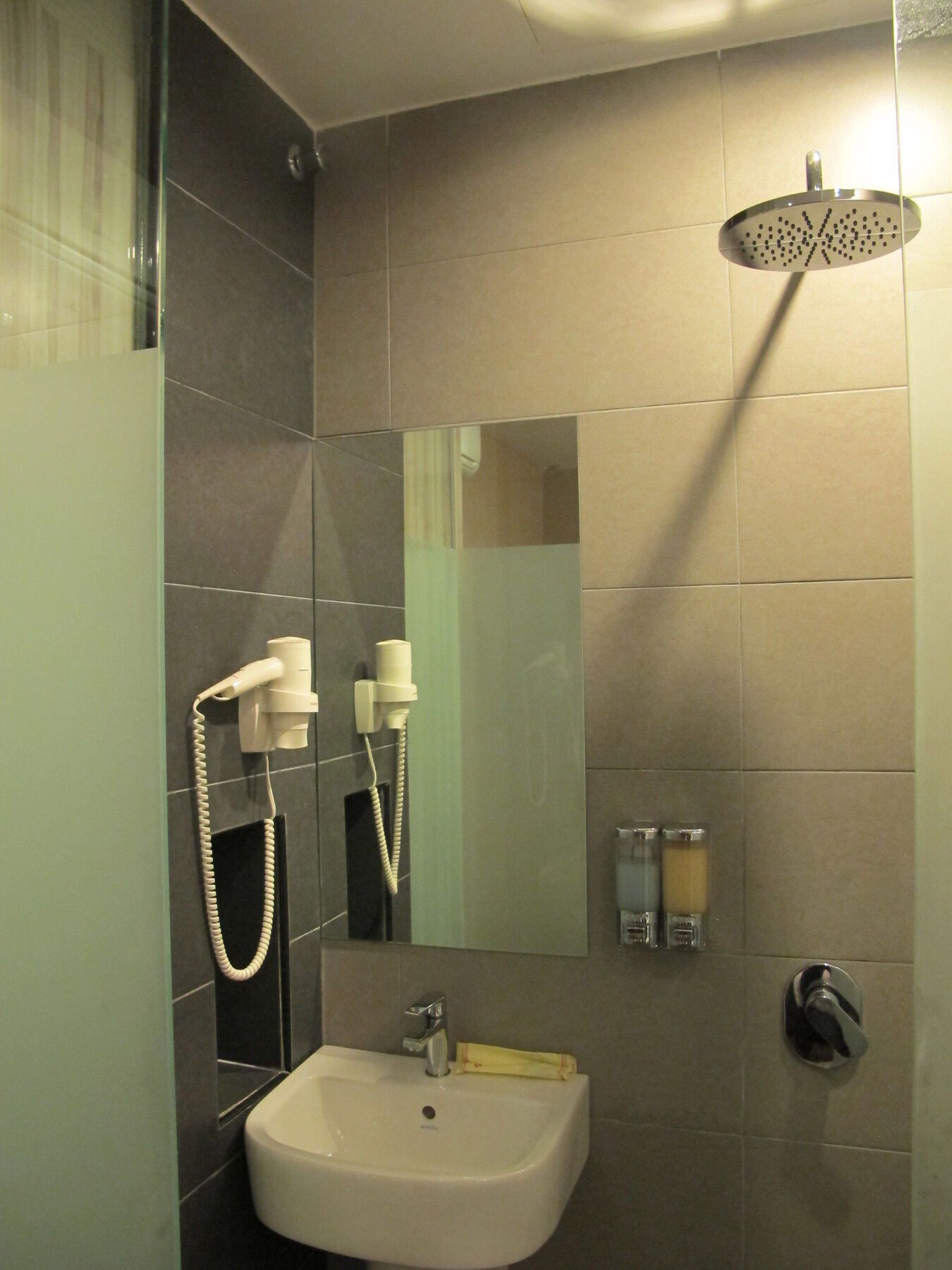 Hotel Austin Paradise - Taman Pulai Utama Скудай Екстериор снимка