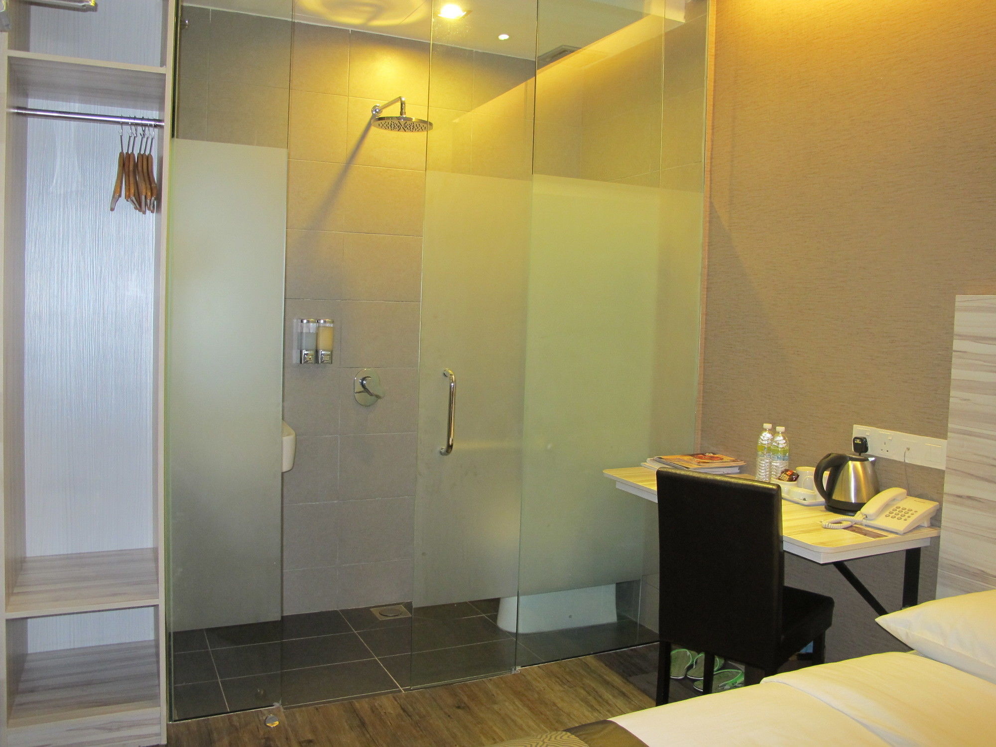Hotel Austin Paradise - Taman Pulai Utama Скудай Екстериор снимка