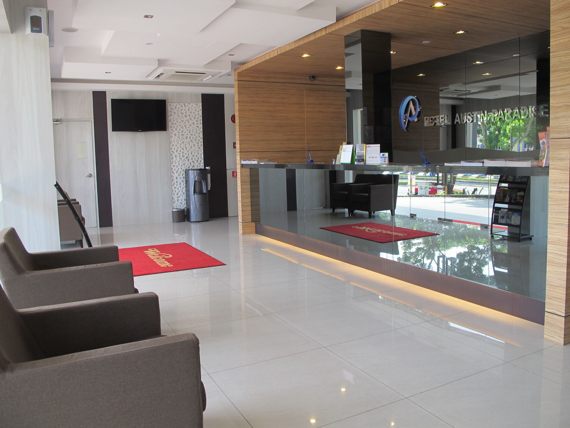 Hotel Austin Paradise - Taman Pulai Utama Скудай Екстериор снимка