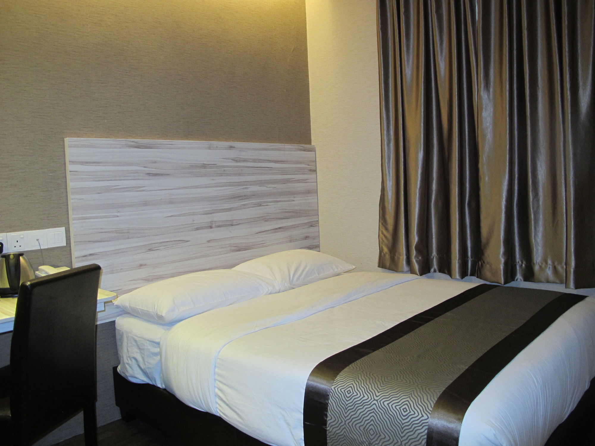 Hotel Austin Paradise - Taman Pulai Utama Скудай Екстериор снимка