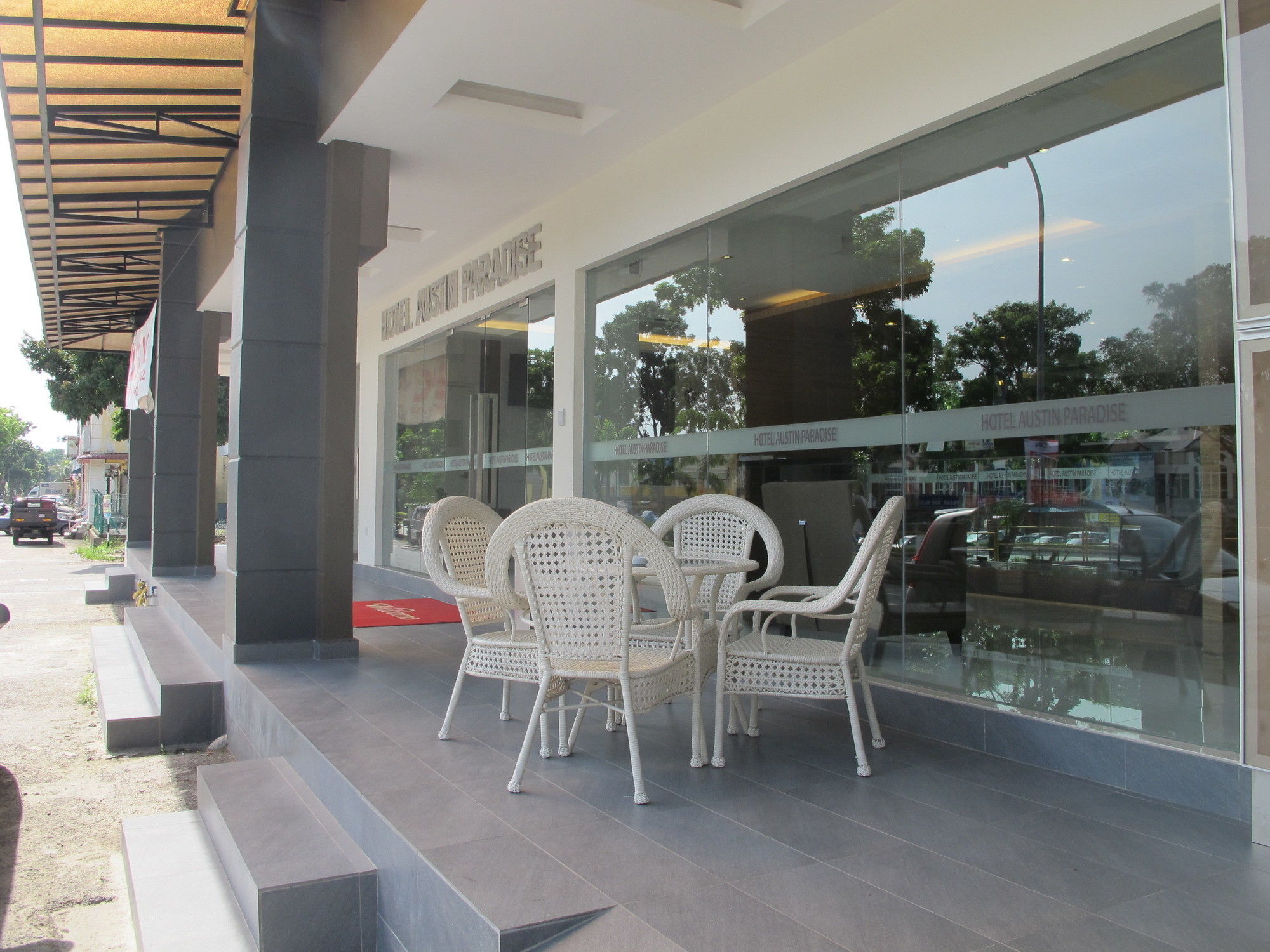 Hotel Austin Paradise - Taman Pulai Utama Скудай Екстериор снимка